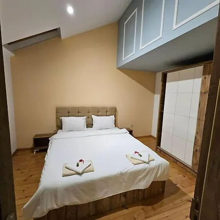 Center 8 Διαμέρισμα *